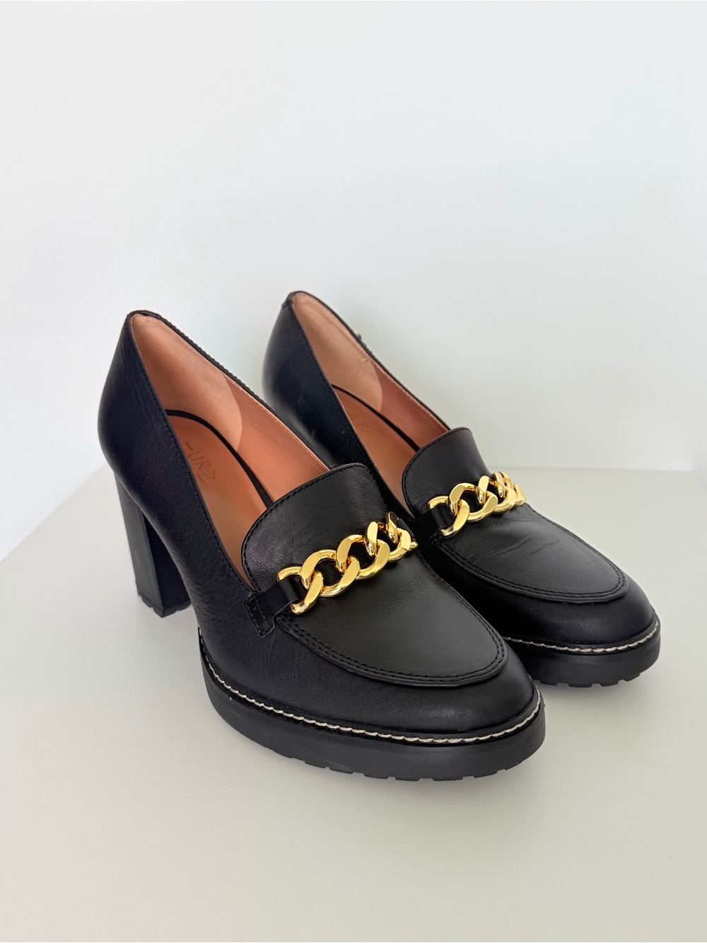 Naturalizer Callie Moc Loafers Women's Size 8W Black Leather Chain Comfort Shoes